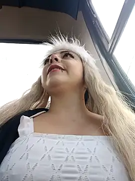 Snapshot of madelaine- chatting on December 27, 2024, 7:57 pm madelaine- online show from December 27, 2024, 7:57 pm