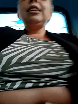 Snapshot of madelaine- chatting on January 2, 2025, 7:07 pm madelaine- online show from January 2, 2025, 7:07 pm