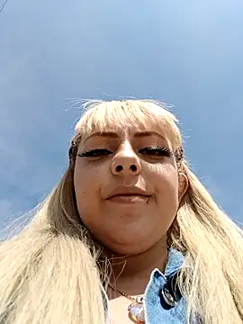 Snapshot of madelaine- chatting on January 13, 2025, 7:10 pm madelaine- online show from January 13, 2025, 7:10 pm