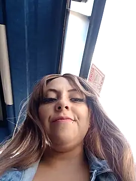 Snapshot of madelaine- chatting on January 14, 2025, 7:53 pm madelaine- online show from January 14, 2025, 7:53 pm