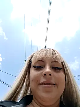 Snapshot of madelaine- chatting on January 16, 2025, 6:37 pm madelaine- online show from January 16, 2025, 6:37 pm