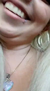 Snapshot of madelaine- chatting on January 16, 2025, 9:40 pm madelaine- online show from January 16, 2025, 9:40 pm