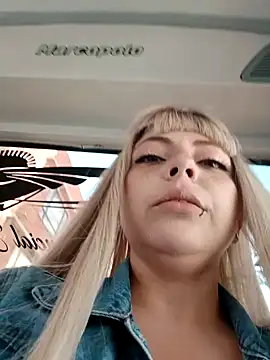 Snapshot of madelaine- chatting on January 23, 2025, 6:35 pm madelaine- online show from January 23, 2025, 6:35 pm