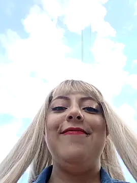 Snapshot of madelaine- chatting on January 23, 2025, 10:01 pm madelaine- online show from January 23, 2025, 10:01 pm