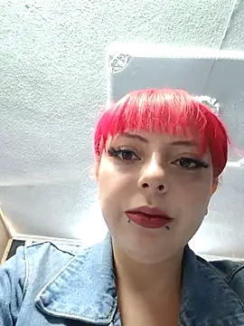 Snapshot of madelaine- chatting on February 23, 2025, 6:01 pm madelaine- online show from February 23, 2025, 6:01 pm