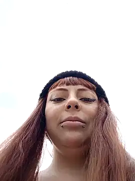 Snapshot of madelaine- chatting on February 26, 2025, 6:43 pm madelaine- online show from February 26, 2025, 6:43 pm