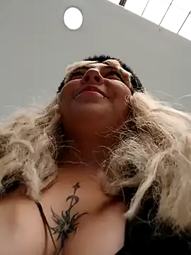 Snapshot of madelaine- chatting on March 19, 2025, 6:01 pm madelaine- online show from March 19, 2025, 6:01 pm