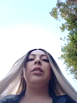 Snapshot of madelaine- chatting on September 9, 2025, 10:31 pm madelaine- online show from September 9, 2025, 10:31 pm