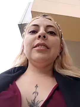 Snapshot of madelaine- chatting on September 22, 2025, 10:12 pm madelaine- online show from September 22, 2025, 10:12 pm