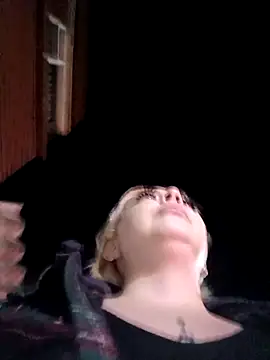 Snapshot of madelaine- chatting on September 25, 2025, 11:52 pm madelaine- online show from September 25, 2025, 11:52 pm