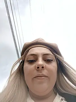 Snapshot of madelaine- chatting on October 8, 2025, 7:00 pm madelaine- online show from October 8, 2025, 7:00 pm