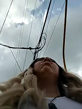 Snapshot of madelaine- chatting on October 30, 2025, 6:41 pm madelaine- online show from October 30, 2025, 6:41 pm