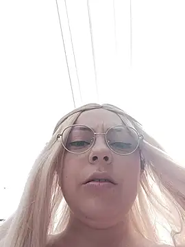 madelaine- online show from March 17, 2026, 6:55 pm