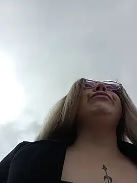 madelaine- online show from April 20, 2026, 7:15 pm