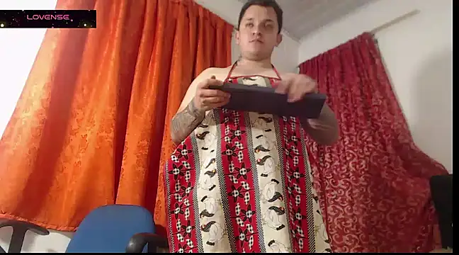 Snapshot of tony_landri chatting on December 7, 2024, 2:42 am tony landri online show from December 7, 2024, 2:42 am