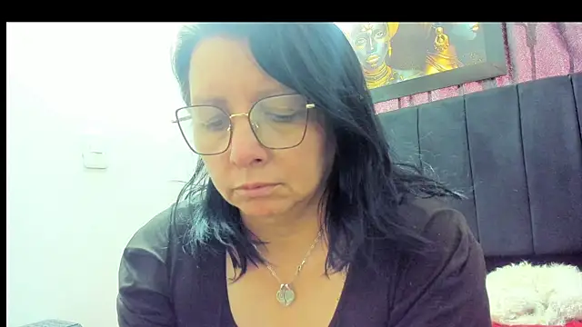 Evaaross 2345 online show from November 8, 2025, 2:28 pm