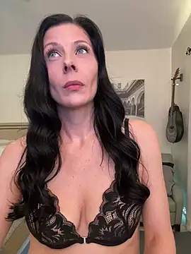 Snapshot of VixenVixie chatting on January 20, 2025, 12:15 am VixenVixie online show from January 20, 2025, 12:15 am