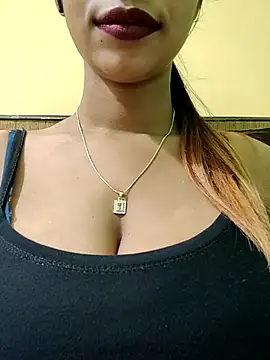 Snapshot of RUPAI009 chatting on March 11, 2025, 6:43 am RUPAI009 online show from March 11, 2025, 6:43 am