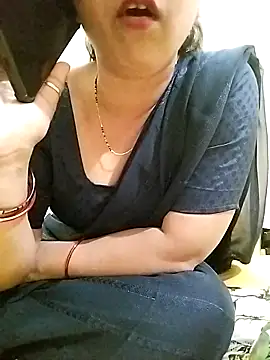 Snapshot of PayalSharmahot143 chatting on March 21, 2025, 12:28 pm PayalSharmahot143 online show from March 21, 2025, 12:28 pm