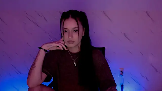 AlisaLink online show from November 11, 2025, 4:07 pm