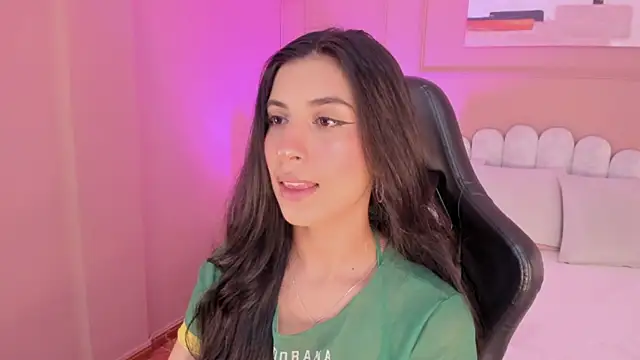 zia cooper online show from November 19, 2025, 6:52 pm