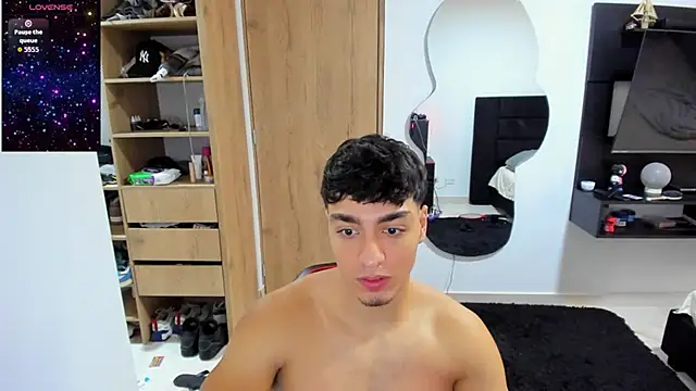 Cristhian Evans online show from September 20, 2025, 2:29 pm