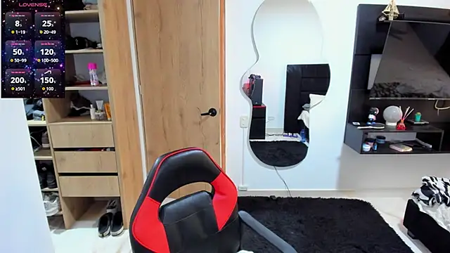 Cristhian Evans online show from October 11, 2025, 1:20 pm