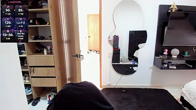 Cristhian Evans online show from October 20, 2025, 2:17 pm