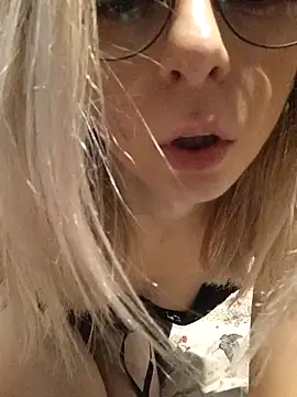 Butterfly Lily online show from January 5, 2025, 7:17 pm