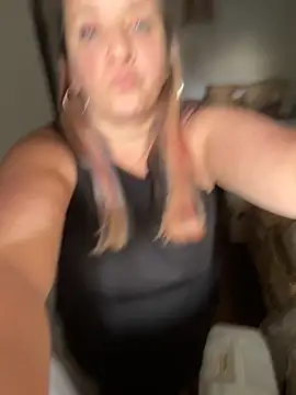 Snapshot of Popinasq chatting on November 11, 2025, 5:46 pm Popinasq online show from November 11, 2025, 5:46 pm