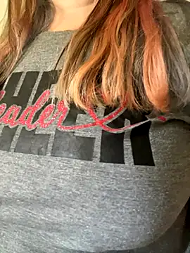 Snapshot of Popinasq chatting on November 15, 2025, 4:03 pm Popinasq online show from November 15, 2025, 4:03 pm