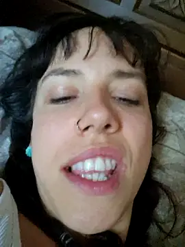 Snapshot of Lyrass chatting on December 16, 2025, 9:47 am Lyrass online show from December 16, 2025, 9:47 am