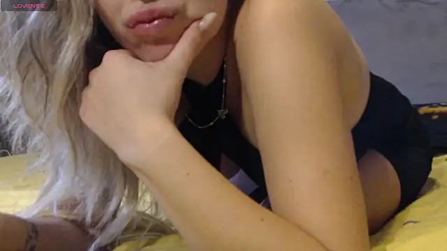 sweetlolly30 online show from November 6, 2025, 7:31 am