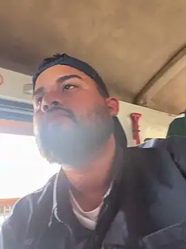 GABRIELGARCIA1313 online show from February 2, 2026, 5:00 pm