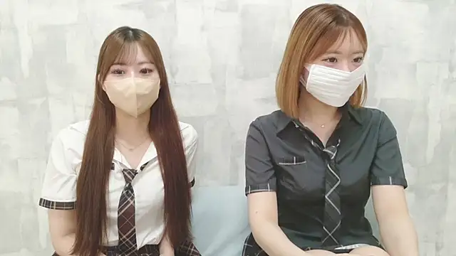 Snapshot of LOVE_MOMO_LOVE chatting on May 14, 2026, 12:01 pm LOVE MOMO LOVE online show from May 14, 2026, 12:01 pm