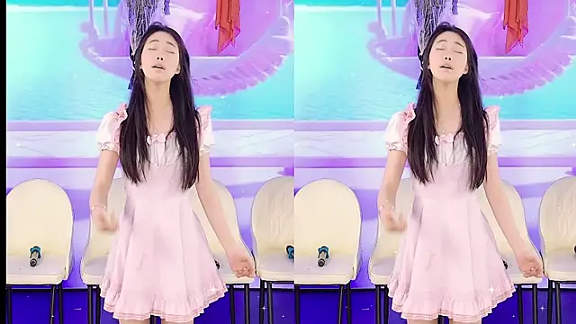 YIYI XIXI 18 online show from February 13, 2025, 7:24 am