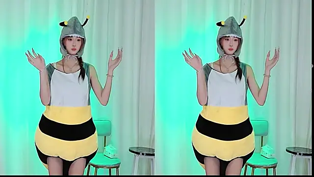 YIYI XIXI 18 online show from October 29, 2025, 7:48 pm