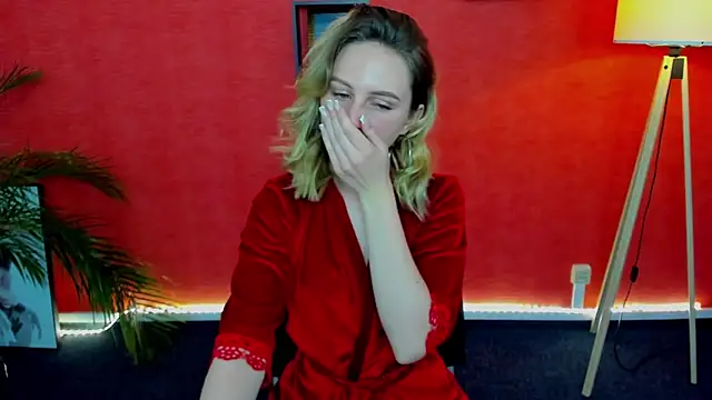 Snapshot of Lia_Bloom_ chatting on December 24, 2024, 10:01 am Lia Bloom online show from December 24, 2024, 10:01 am