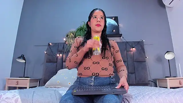 Snapshot of DulceAurora__ chatting on October 9, 2025, 2:53 am DulceAurora online show from October 9, 2025, 2:53 am