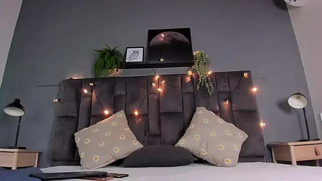 DulceAurora   online show from February 6, 2026, 2:49 am