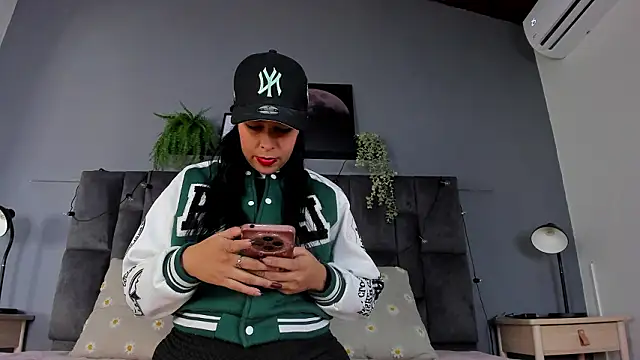 DulceAurora   online show from February 10, 2026, 2:26 am