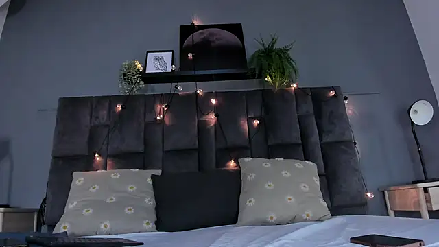 DulceAurora   online show from March 13, 2026, 7:04 am