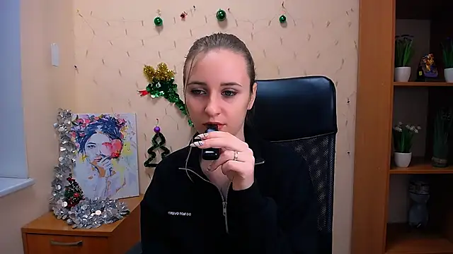  Nicole new online show from December 14, 2024, 12:44 pm