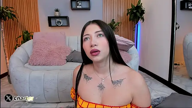 Aixaa charles online show from October 11, 2025, 12:04 pm