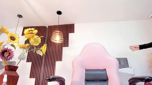 darling spoiled online show from March 19, 2026, 11:14 am