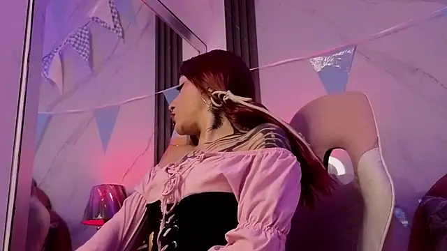 Layla Cullen online show from September 23, 2025, 7:28 pm