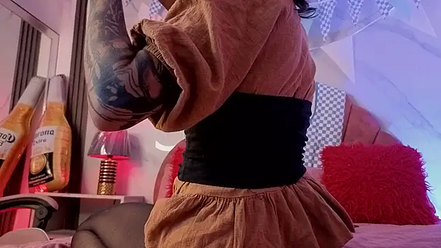 Layla Cullen online show from September 26, 2025, 8:02 pm