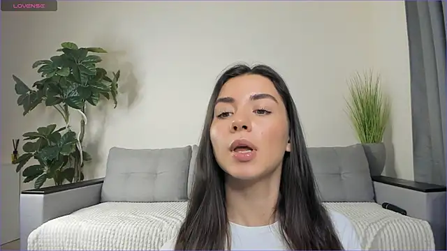 Snapshot of NicoleLuv chatting on January 9, 2025, 4:17 pm NicoleLuv online show from January 9, 2025, 4:17 pm