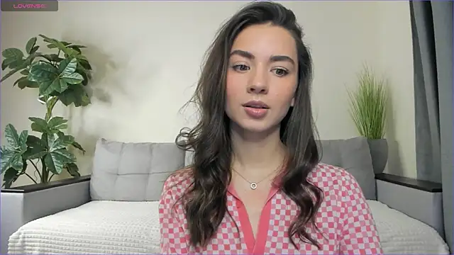 Snapshot of NicoleLuv chatting on February 2, 2025, 1:08 pm NicoleLuv online show from February 2, 2025, 1:08 pm