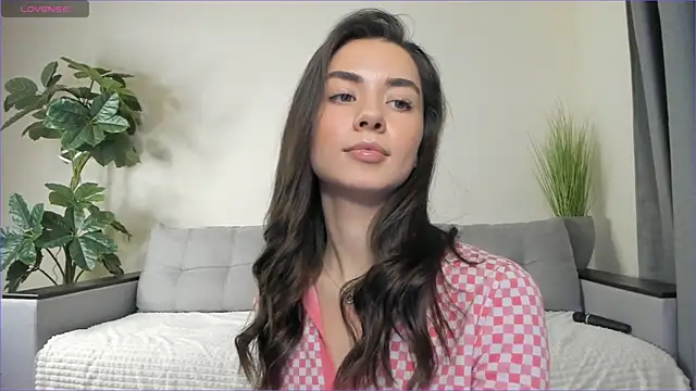 Snapshot of NicoleLuv chatting on February 2, 2025, 7:14 pm NicoleLuv online show from February 2, 2025, 7:14 pm